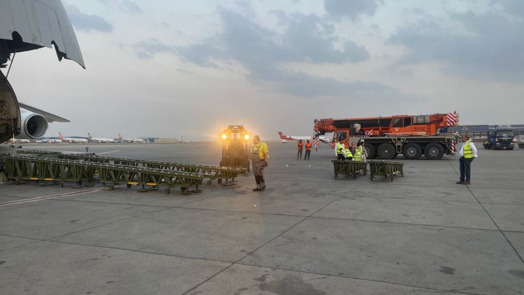 loading arm air freight